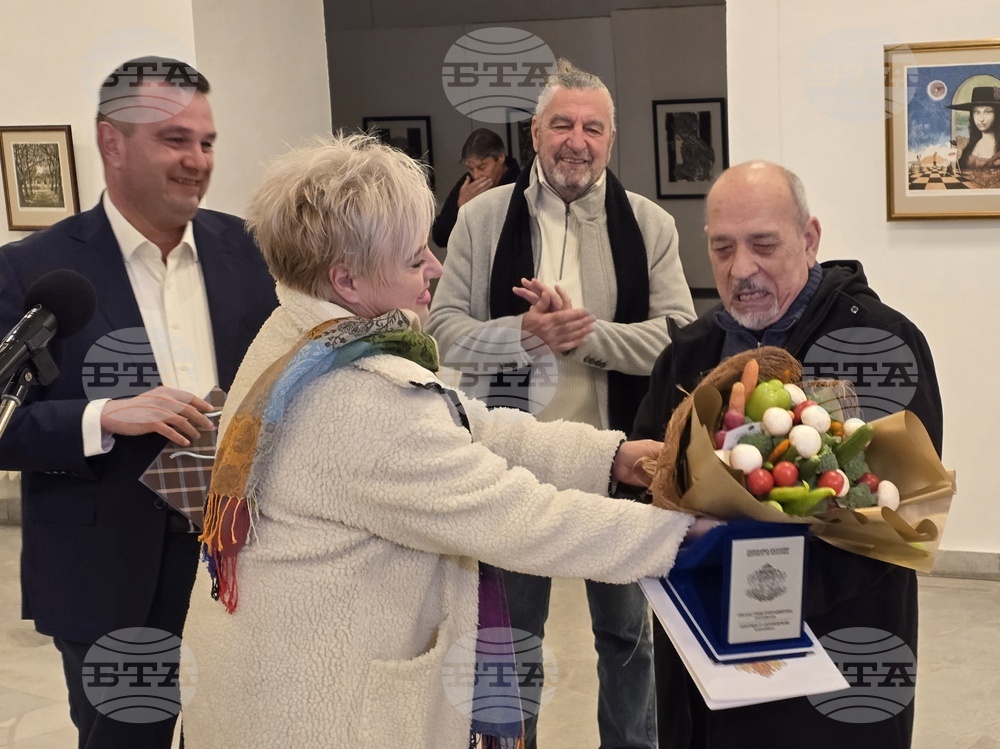 Със самостоятелната изложба графикът Божидар Мечев отбеляза своята 80-годишнина 