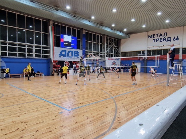 Миньор победи Металург в инфарктно пернишко волейболно дерби