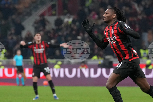 Милан спечели при гостуването на Кремонезе с два късни гола в мач от Серия А