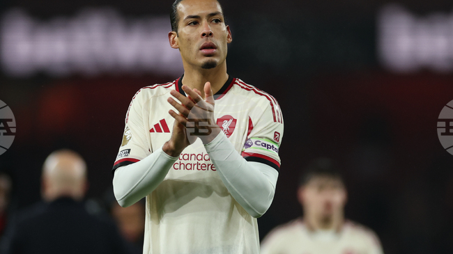 Капитанът на Ливърпул Върджил ван Дайк ще проведе нова среща с отбора