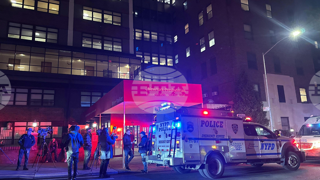Мъж, въоръжен с остър предмет, беше застрелян от полицията в болница в Бруклин 