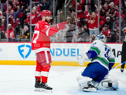 Canucks Red Wings Hockey