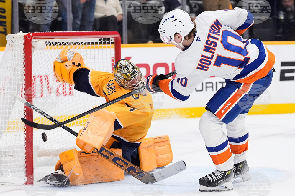 APTOPIX Islanders Predators Hockey