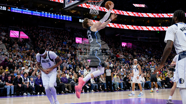 Антъни Дейвис може да претърпи операция на лявата ръка, която ще сложи край на сезона му в НБА