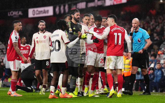 Габриел Мартинели се е извинил на Конър Брадли от Ливърпул заради неспортсменската си реакция си в края на мача