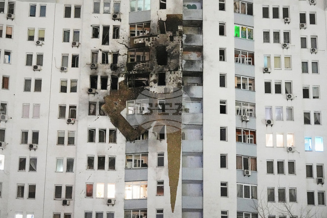 Катар заяви, че никой от служителите, намиращи се в повредената при снощната руска атака сграда на посолството му в Киев, не е пострадал