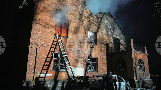 Най-малко един човек бе убит, а броят на ранените нарасна на 23 души при масираните руски въздушни атаки срещу Киев и Харков тази нощ