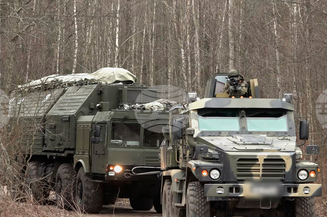 Изстрелването от Русия на хиперзвукова ракета срещу Западна Украйна е предупреждение към съюзниците на Киев, според коментатори в Москва