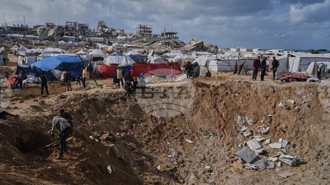 Трима души бяха убити в Газа при израелски обстрел, съобщиха местните здравни власти