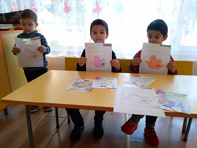 Местна комисия за борба срещу противообществените прояви на малолетни и непълнолетни – Кубрат: В ДГ в Бисерци празнуваха магията на думата „Благодаря“