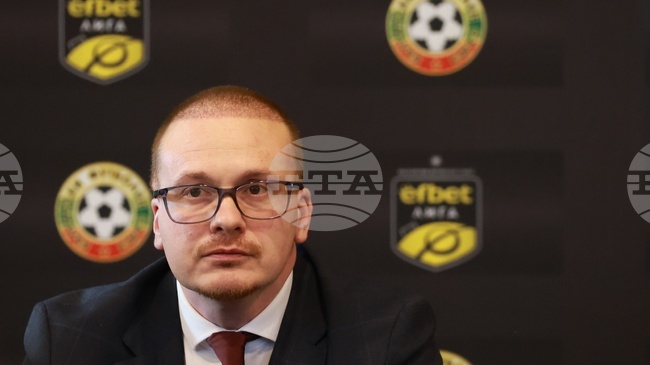 „Резултатите на българския футбол не отговарят на потенциала, който имаме“, категоричен е шефът в БФС Добрин Гьонов