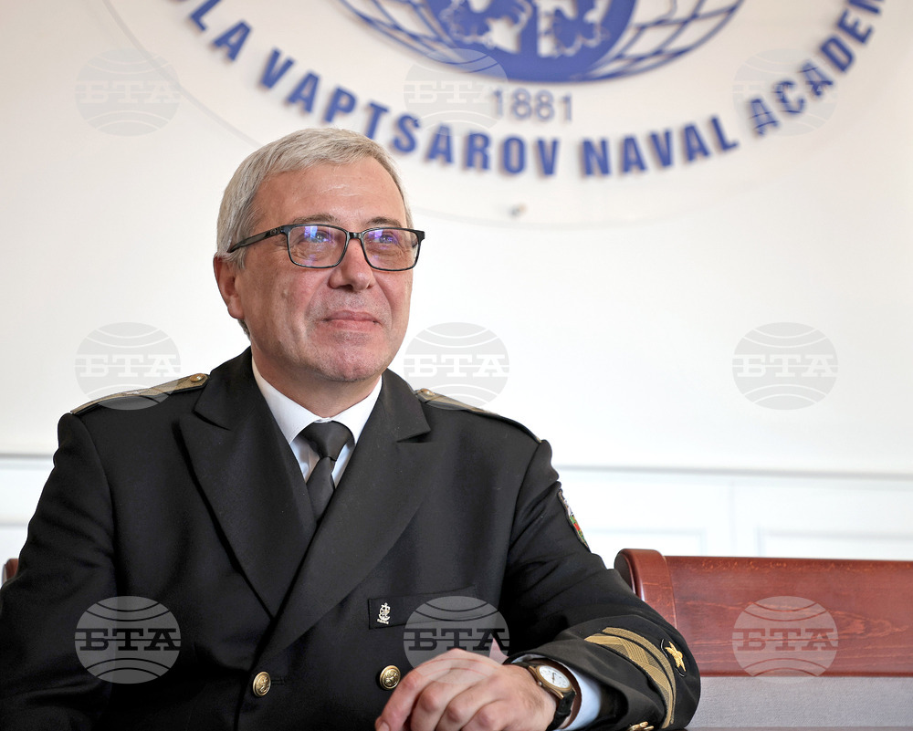Висшето военноморско училище във Варна въвежда нови модели на обучение, каза началникът му Калин Калинов