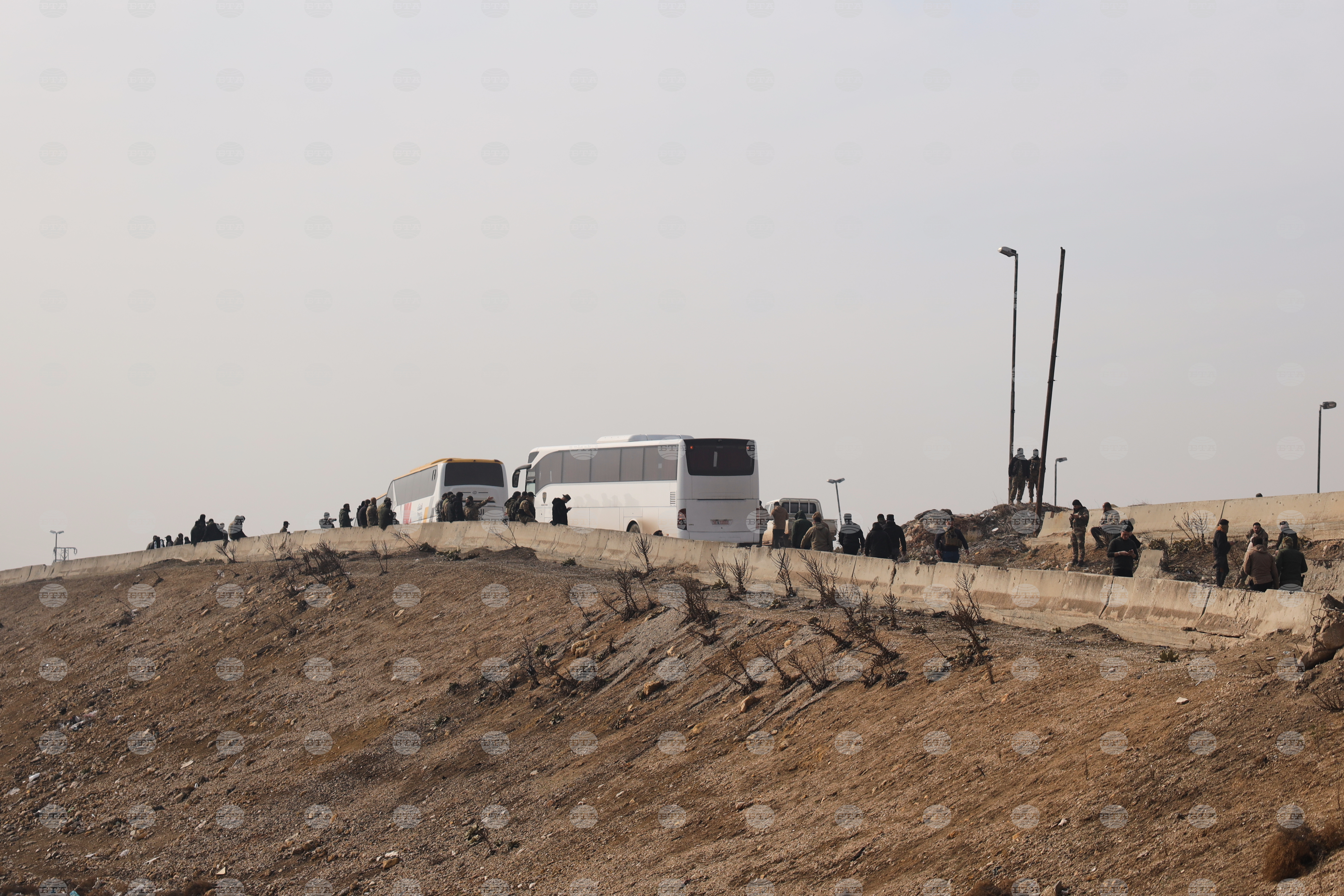 Сирийската армия каза, че ще вземе на прицел обекти в Алепо и призова жителите да напуснат района