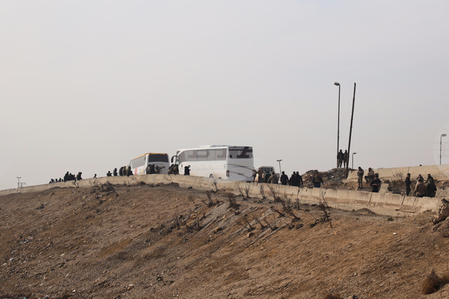 Сирийската армия каза, че ще вземе на прицел обекти в Алепо и призова жителите да напуснат района