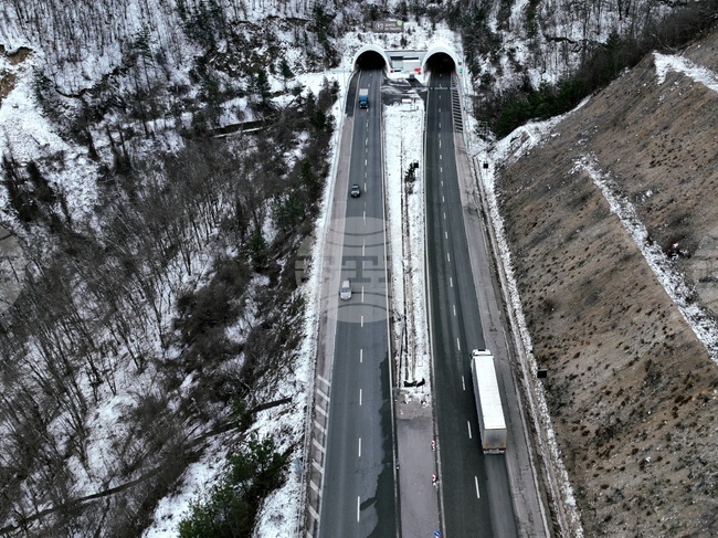 Правец - автомагистрала "Хемус" - изглед - зима