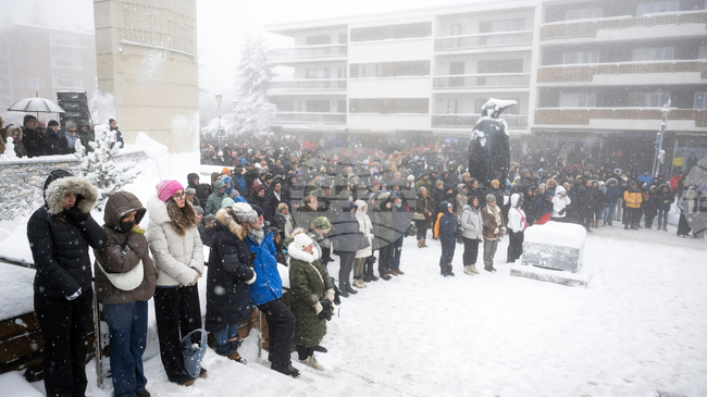 Пожар избухна в мемориала в памет на жертвите на пожара в бар в швейцарския ски курорт Кран Монтана