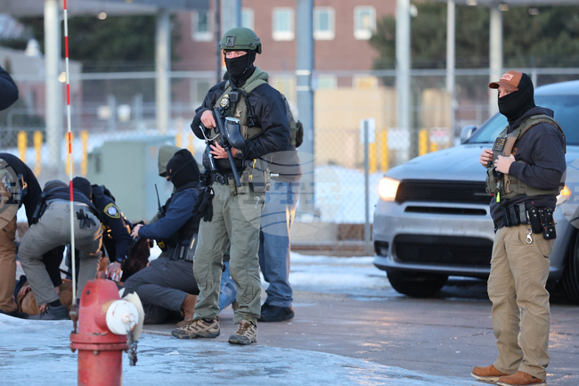 Министерството на вътршната сигурност на САЩ ще изпрати още стотици полицаи в Минесота