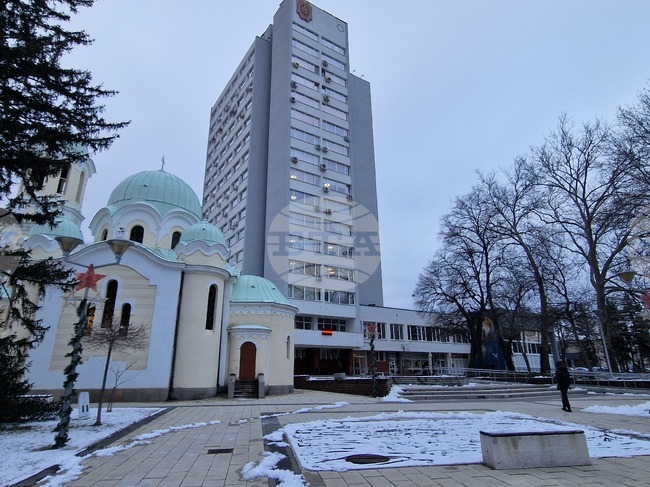 Община Перник прекратява практиката за връчване на глоби на входа на административната сграда