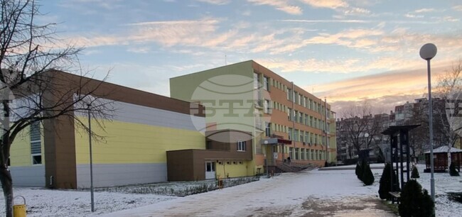 Икономическата гимназия в Силистра обяви литературен конкурс по повод патронния си празник