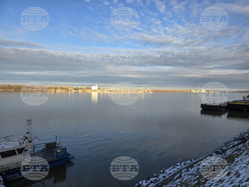 Свищов - заседнал кораб - река Дунав