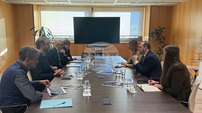 Аджерпрес: Министърът на здравеопазването на Румъния обсъжда с испански представители развитието на местното производство на лекарства и медицински консумативи