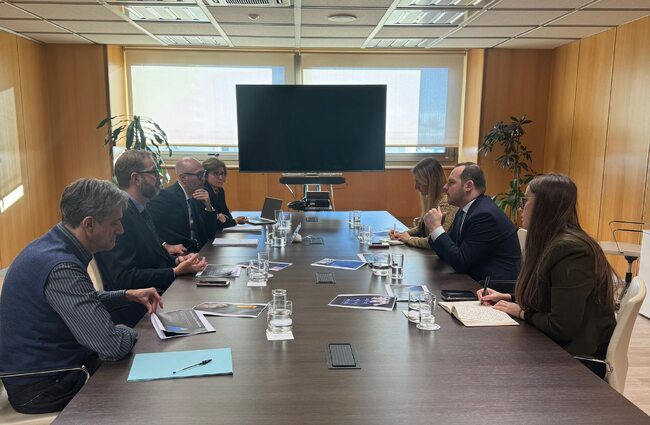 Аджерпрес: Министърът на здравеопазването на Румъния обсъжда с испански представители развитието на местното производство на лекарства и медицински консумативи