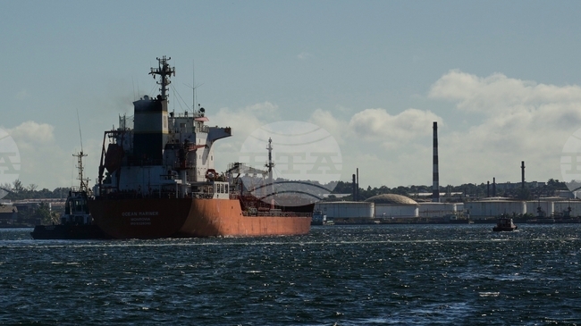 Цените на петрола се повишават леко на фона на напрежението в Иран и очакванията за възобновяване на износа от Венецуела