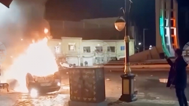 Ройтерс: Иранските власти показват по-голяма твърдост при потушаването на протестите в страната, които се разрастват