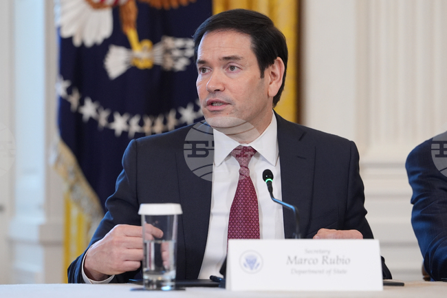 Рубио разговаря с мексиканския външен министър, след като Тръмп заплаши с наземни атаки срещу картелите 