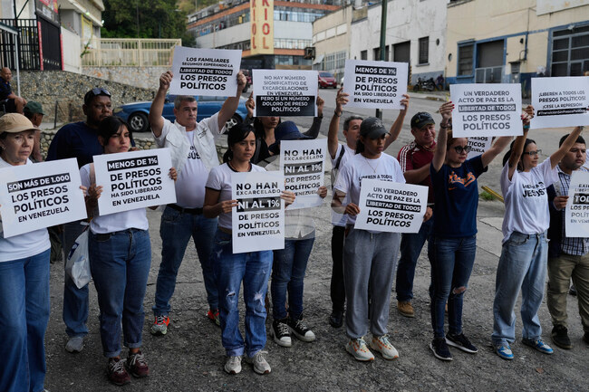 Броят на освободените във Венецуела затворници нарасна до 18