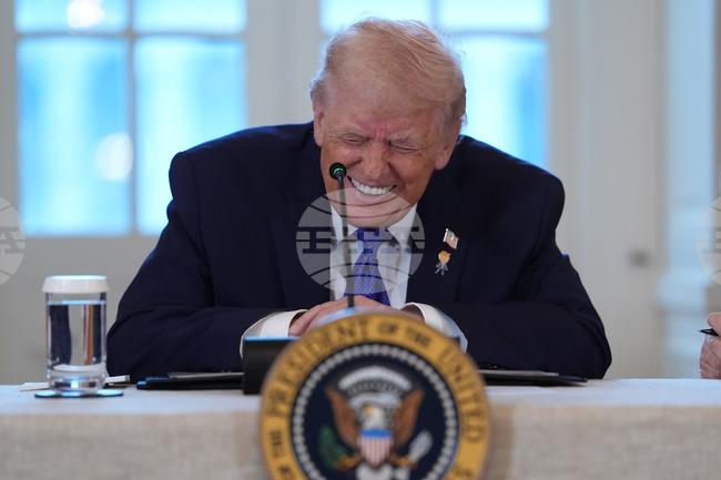 Според Тръмп САЩ трябва да притежават Гренландия, за да възпират Русия и Китай