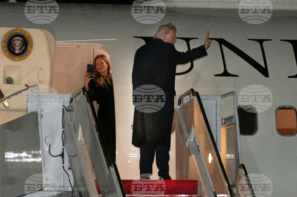 Тръмп заяви, че обмисля „силни мерки“ спрямо Иран