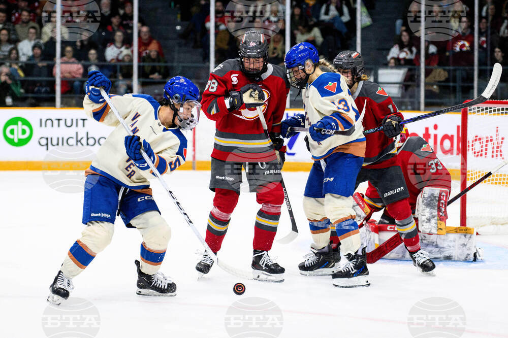 PWHL Goldeneyes Charge Hockey