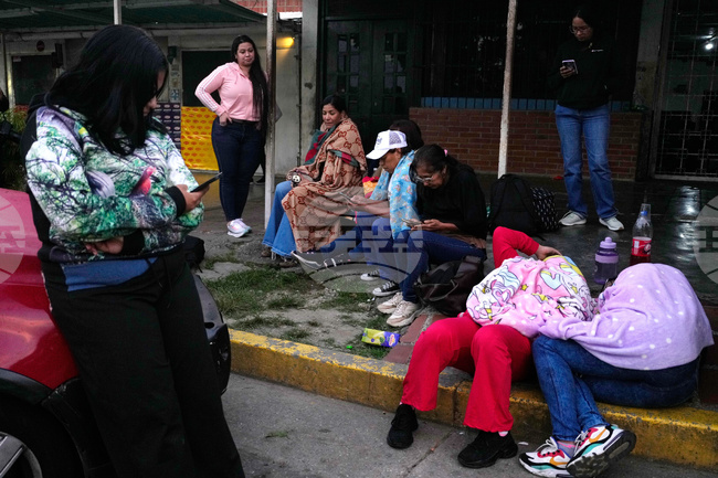 CORRECTION Venezuela US Prisoners