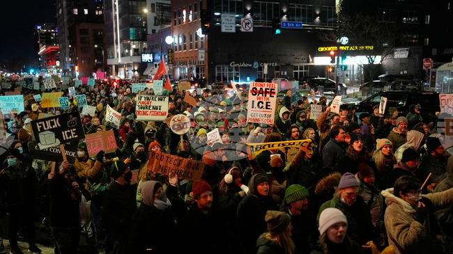 Около 1000 протеста са планирани този уикенд в САЩ заради стрелбата в Минеаполис