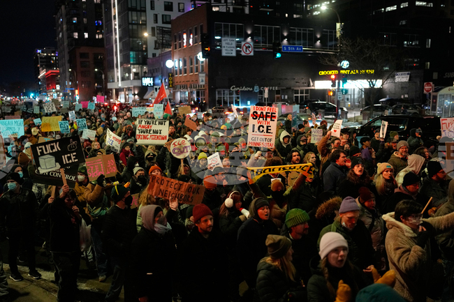 Около 1000 протеста са планирани този уикенд в САЩ заради стрелбата в Минеаполис