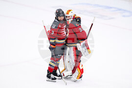 PWHL Goldeneyes Charge Hockey