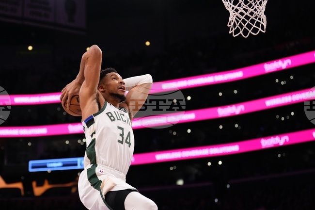 Bucks Lakers Basketball