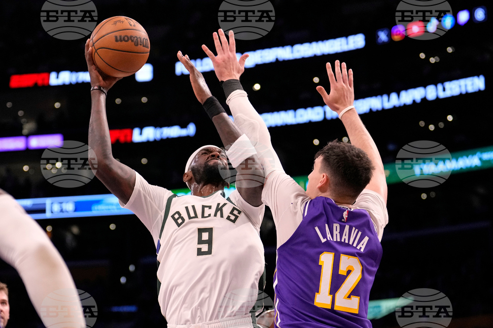 Bucks Lakers Basketball