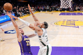 Bucks Lakers Basketball