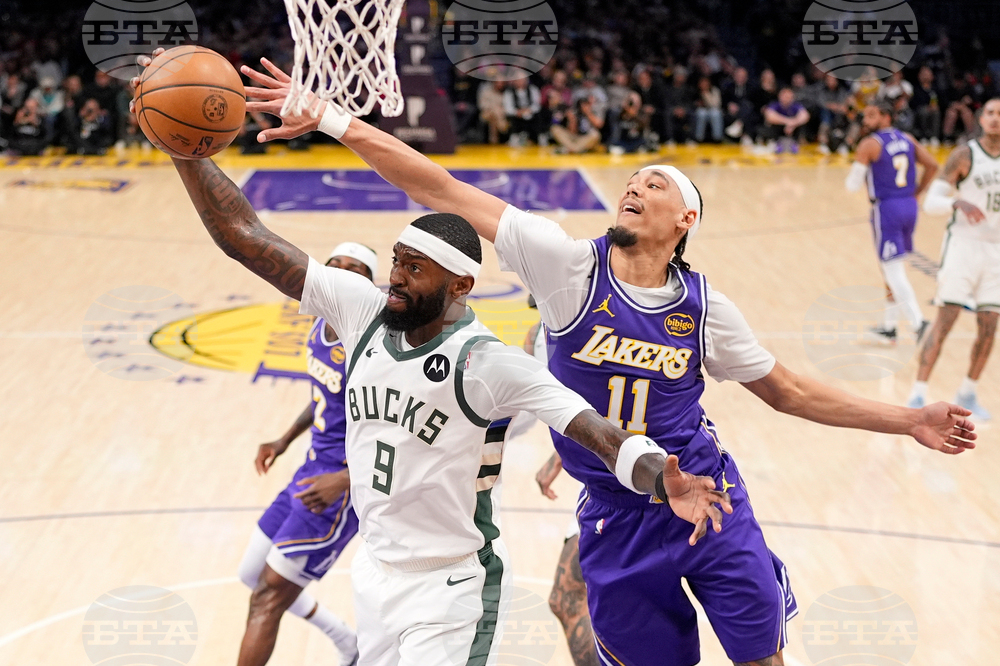 Bucks Lakers Basketball