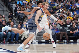 Hawks Nuggets Basketball