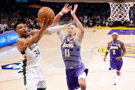 Bucks Lakers Basketball