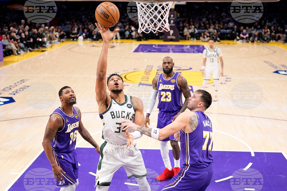 Bucks Lakers Basketball