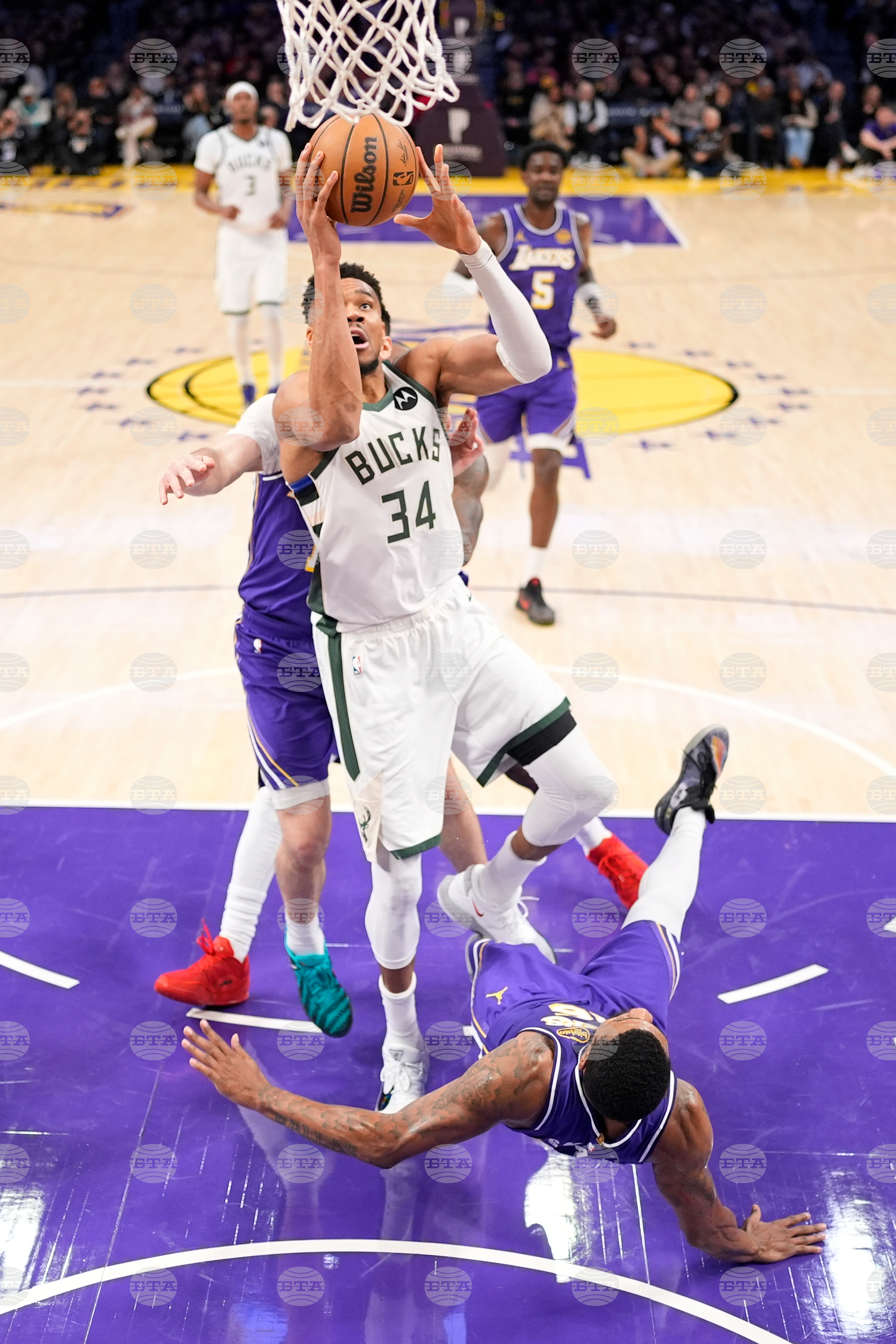 Bucks Lakers Basketball