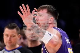 Bucks Lakers Basketball