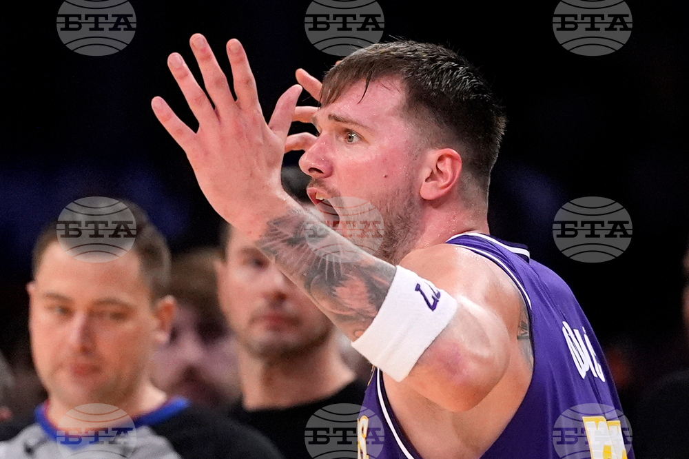 Bucks Lakers Basketball