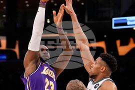 Bucks Lakers Basketball