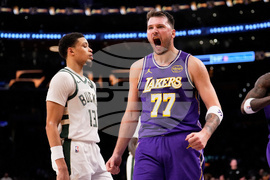 Bucks Lakers Basketball