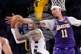 Bucks Lakers Basketball